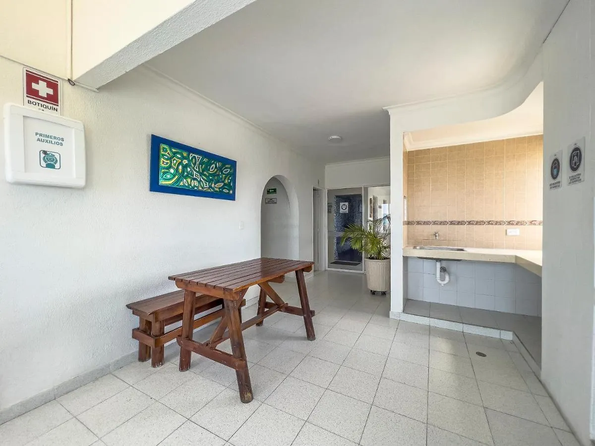 Bocagrande Coral Beach - Livin Colombia Apartment Cartagena 0*,  Colombia